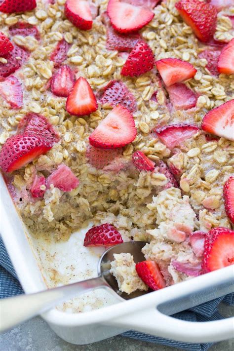 strawberry-banana-baked-oatmeal-kristines-kitchen image