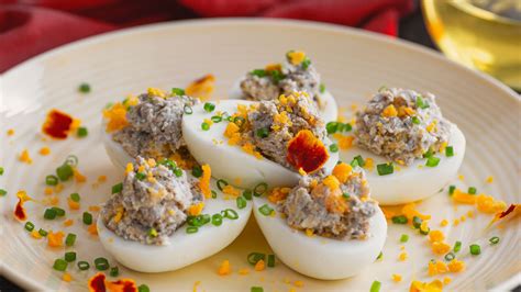 deviled-eggs-stuffed-with-sardine-rillettes-club-des image