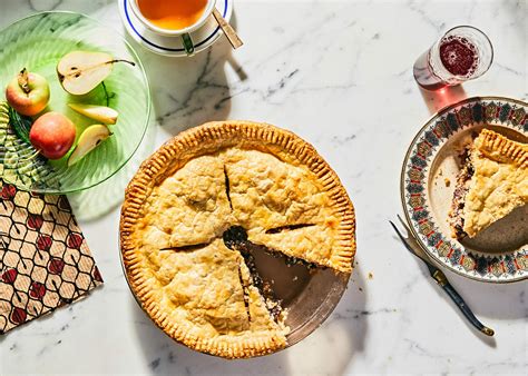 traditional-mincemeat-pie-saveur image
