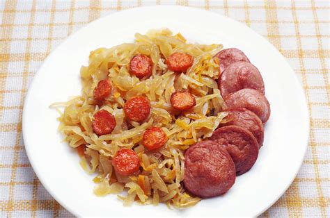 kielbasa-and-sauerkraut-recipe-a-traditional-favorite image