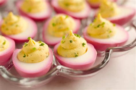 pink-pickled-deviled-eggs-the-creative-bite image