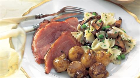 balsamic-and-dijon-glazed-ham-with-roasted-pearl image