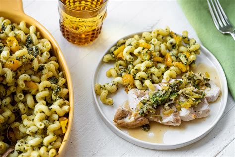 chicken-with-white-wine-leek-spinach-and-arugula-pan image