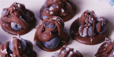 best-chocolate-blueberry-clusters-recipe-how-to-make image