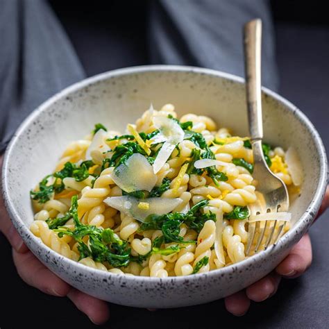 lemon-arugula-pasta-the-best-weeknight-pasta-sip image