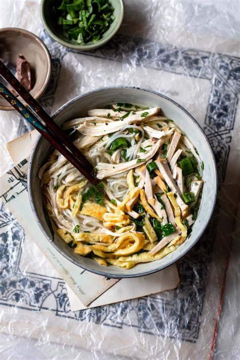 bun-thang-vietnamese-chicken-noodle-soup-cooking-therapy image