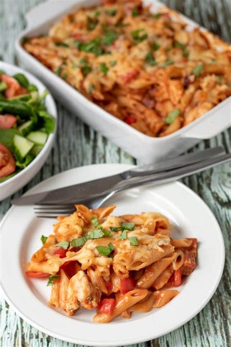 chicken-and-chorizo-pasta-bake-neils-healthy-meals image
