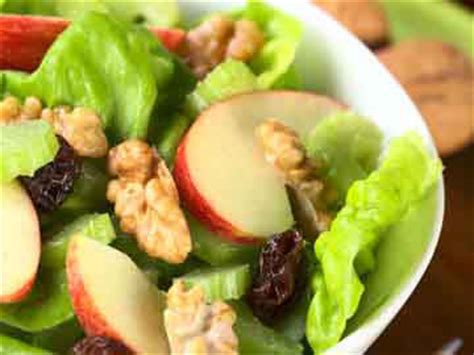 cranberry-salad-toss-dietcom image