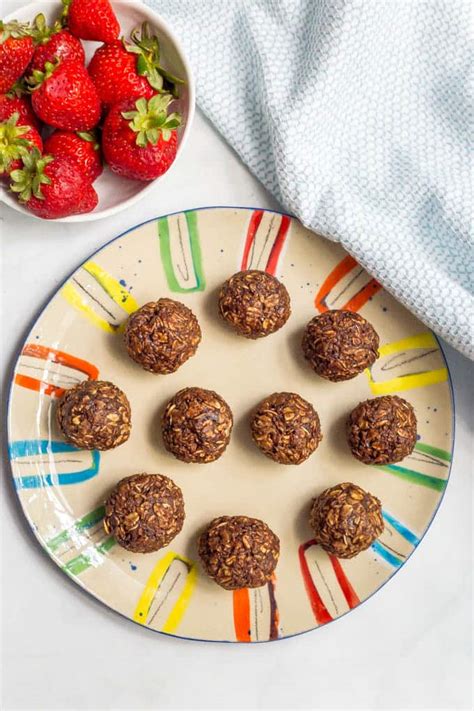 10-minute-chocolate-cookie-balls-video-family-food image