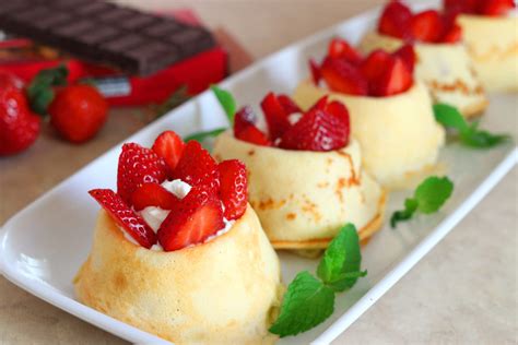 top-10-crepes-fillings-strawberry-crepes-with-whipped image