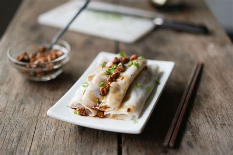 cheung-fun-recipe-steamed-rice-noodle-rolls image