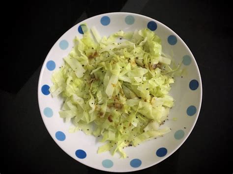 quick-easy-steamed-cabbage-with-microwave image