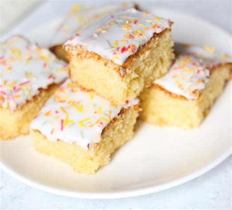 old-school-cake-sprinkle-sponge-tray-bake-my image