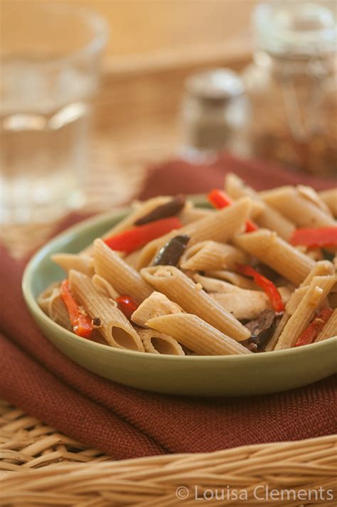 roasted-red-pepper-and-olive-pasta-living-lou image