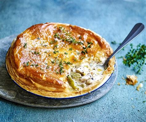 22-chicken-pie-recipes-with-pastry-and-filling image