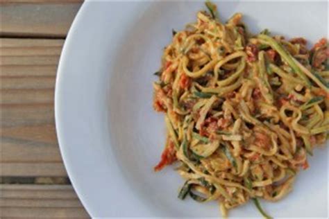 zucchini-spaghetti-with-goat-cheese-and-sun-dried image