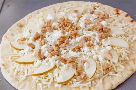 pear-gorgonzola-pizza-with-walnuts-the-picky-eater image