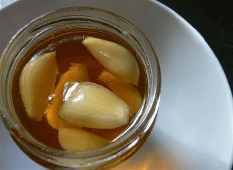 garlic-honey-lemon-remedy-for-the-immune-system image