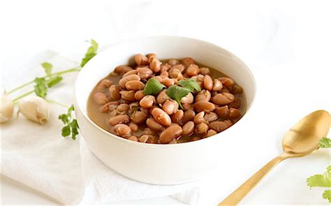 easy-slow-cooker-pinto-beans-recipe-verywell-fit image