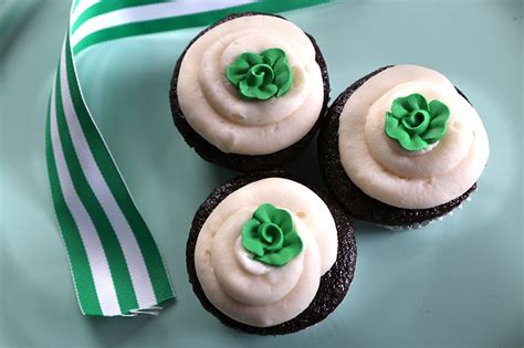 chocolate-spinach-cupcakes-veggielicious-foods image
