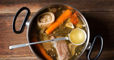 10-reasons-to-try-mineral-rich-bone-broth-farmers image