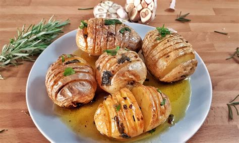 garlic-rosemary-oven-roasted-potatoes-best image
