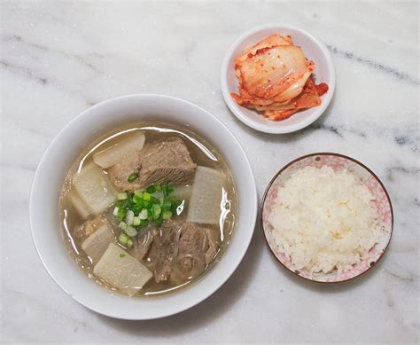 galbitang-갈비탕-beef-short-rib-soup image