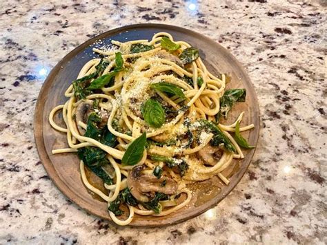 creamy-spring-vegetarian-pasta-for-weeknight-dinner image