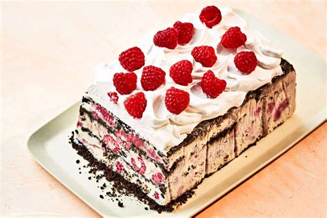 chocolate-raspberry-icebox-cake-food-wine image