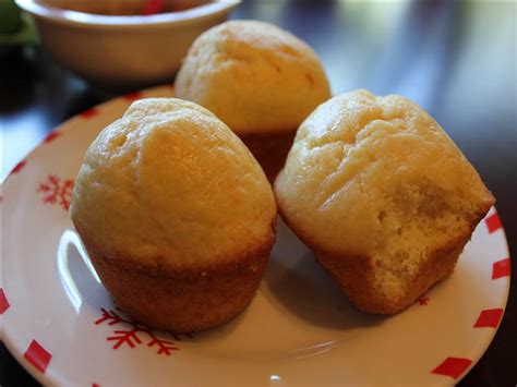 albers-sweet-corn-muffins-recipe-busy-mom image