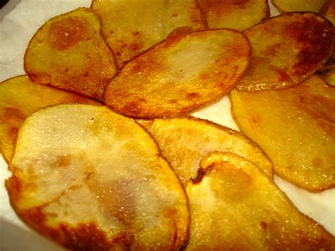 homemade-potato-chips-recipe-food-republic image