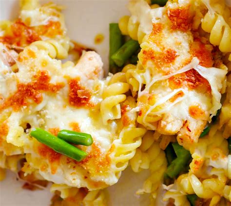 chicken-mozzarella-asparagus-pasta-casserole image