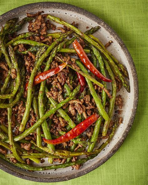 sichuan-style-asparagus-with-pork-mince-delicious image