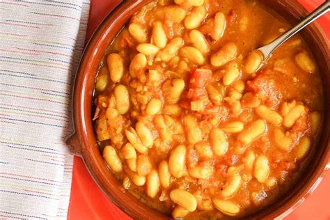 traditional-loubia-recipe-stewed-moroccan-beans image