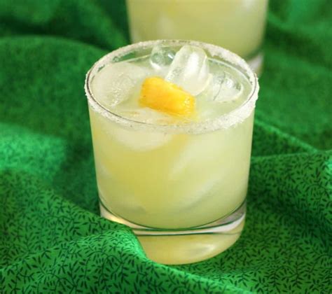 earls-pineapple-ginger-margarita-noshing-with-the image