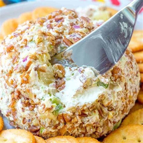 pineapple-cheeseball-video-the-country-cook image