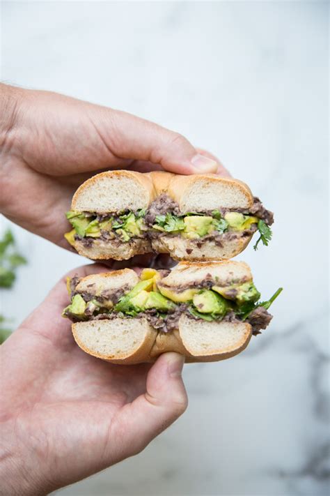 southwestern-bagel-sandwiches-with-avocado-and-spicy image