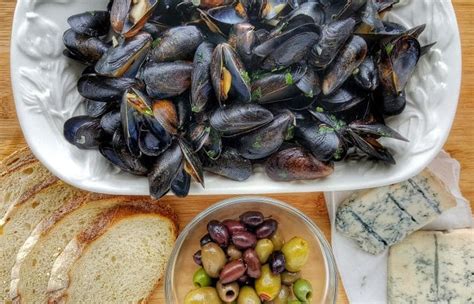 my-quick-and-easy-mussels-recipe-mussels-101-chef-dennis image