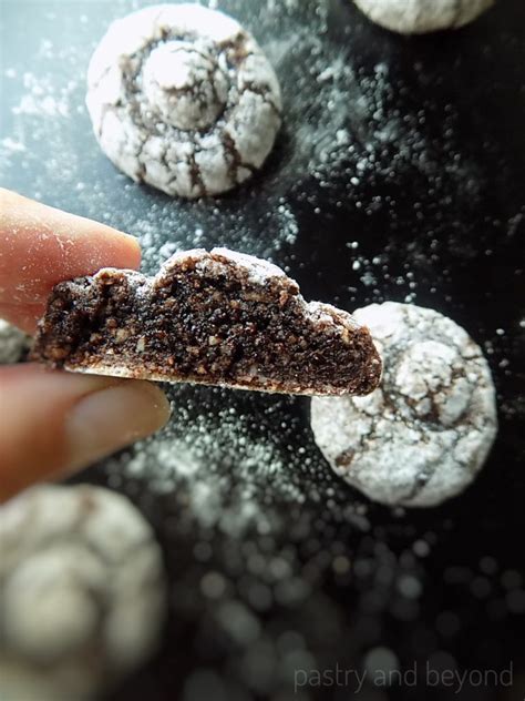 4-ingredient-gluten-free-chocolate-cookies-pastry image