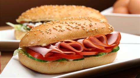 7-excellent-deli-sandwiches-you-can-make-at-home image