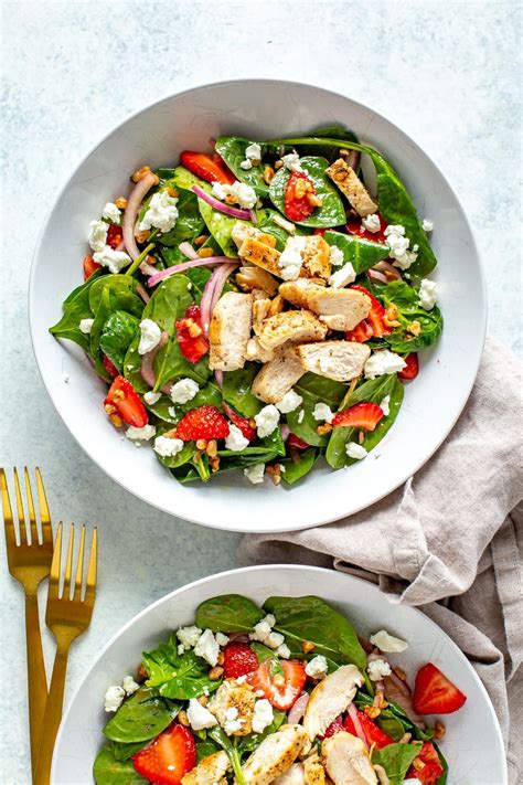 strawberry-spinach-salad-with-chicken-the-girl-on image