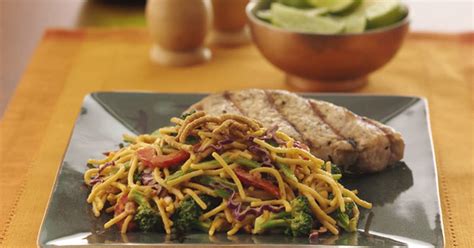 crunchy-salad-with-chow-mein-noodles image