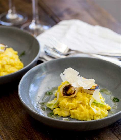 saffron-and-leek-risotto-served-2-ways-sprinkles-and image