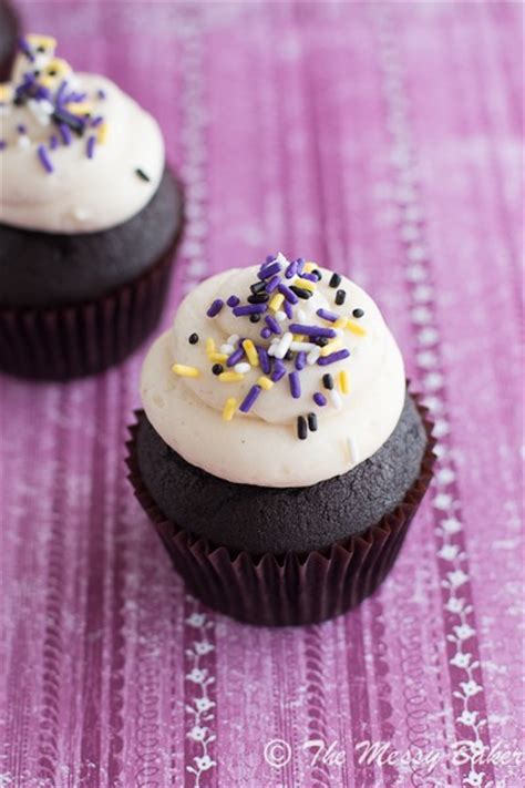 dark-chocolate-baileys-irish-cream-cupcakes-one image