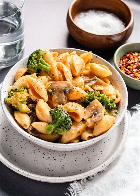 vegan-pasta-con-broccoli-its-all-good-vegan image