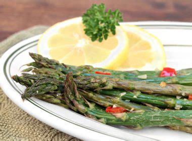 asparagus-hollandaise-puff-readers-digest-canada image