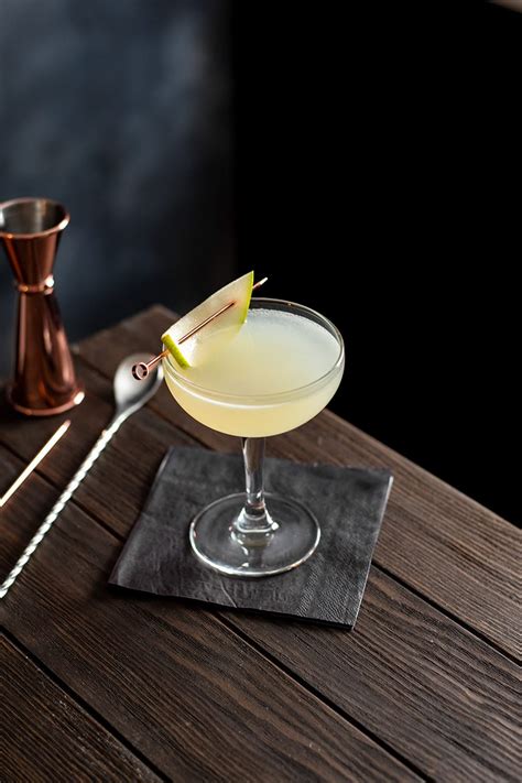 pear-martini-with-elderflower-liqueur-recipe-kitchen image