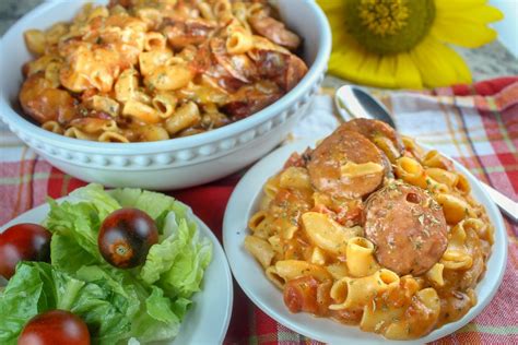 one-pot-cheesy-sausage-pasta-the-food-hussy image
