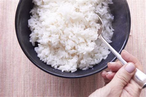 how-to-cook-perfect-rice-on-the-stove-the-mom-100 image