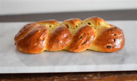 10-authentic-easter-bread-recipes-from-eastern-europe image